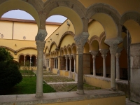 57.- Benevento: S Sofia , Chiostro